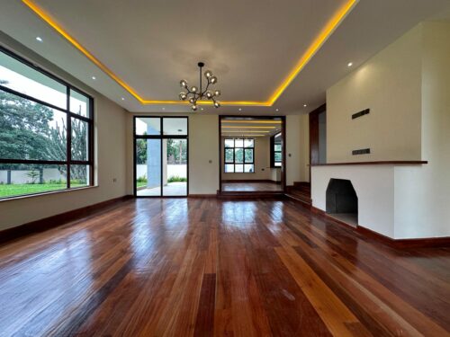 Exquisite 5-Bedroom Standalone Family Home in Rosslyn