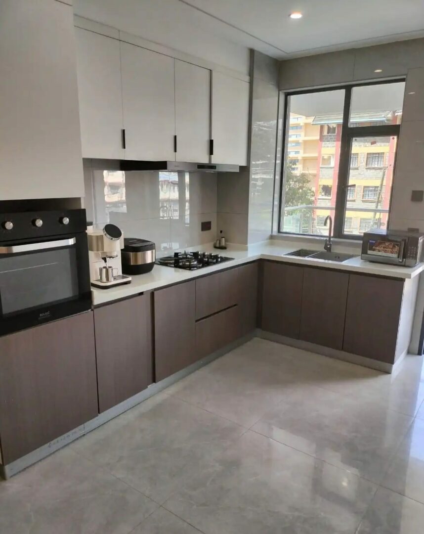 bahari homes Fully fitted modern kitchen with quality cabinetry.