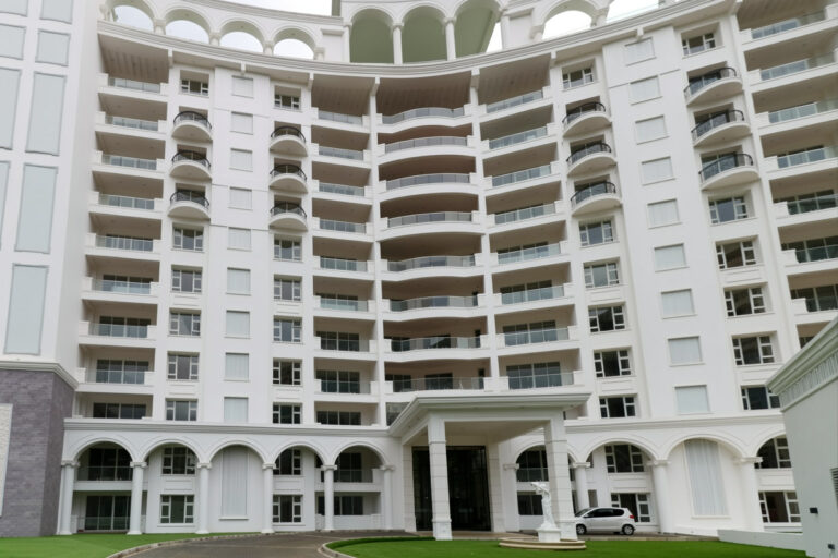 The Colosseum, Parklands