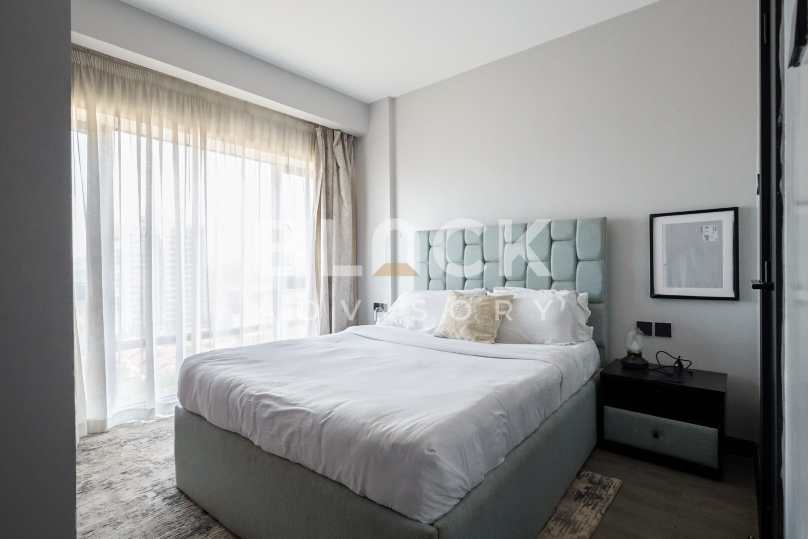 Escada Apartments