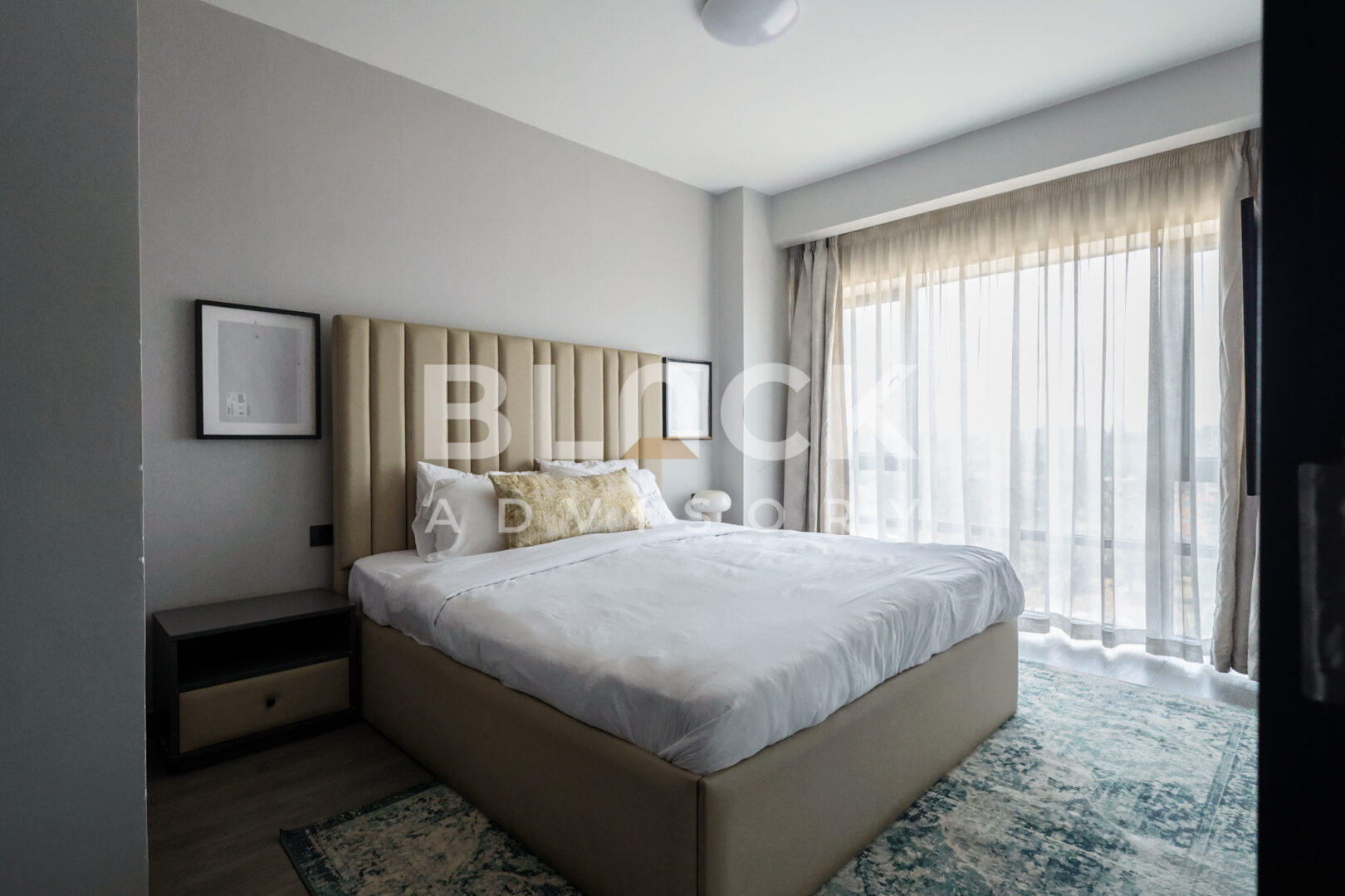 Escada Apartments